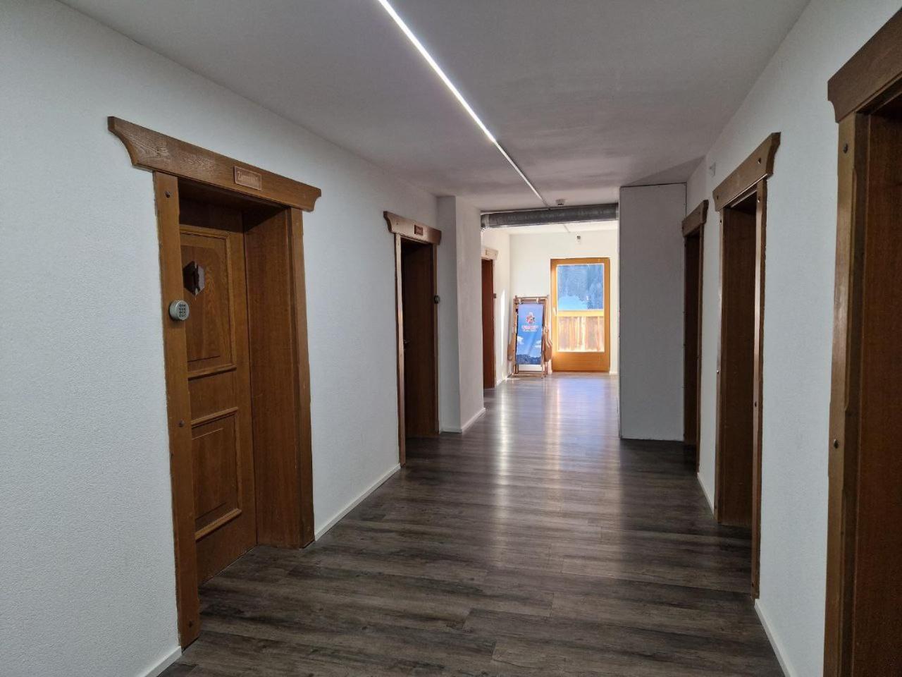 Stanton Hostel ซังคท์อันทอนอัมอาร์ลแบร์ก ภายนอก รูปภาพ